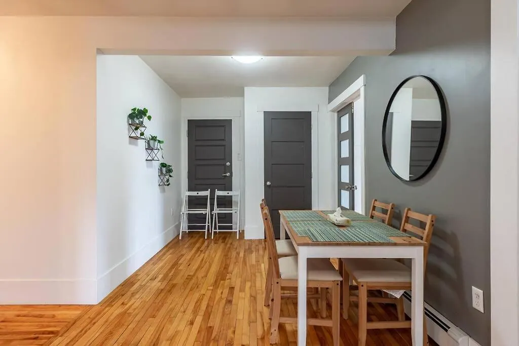 Apartment Large & Sunny Beautiful Home #103 Halifax